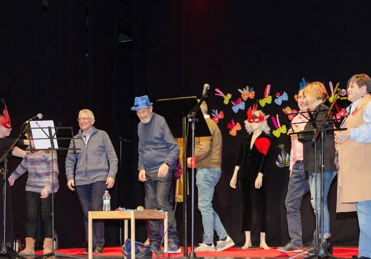 Participantes en el Certamen de Cuartetas de Carnaval de Villanubla