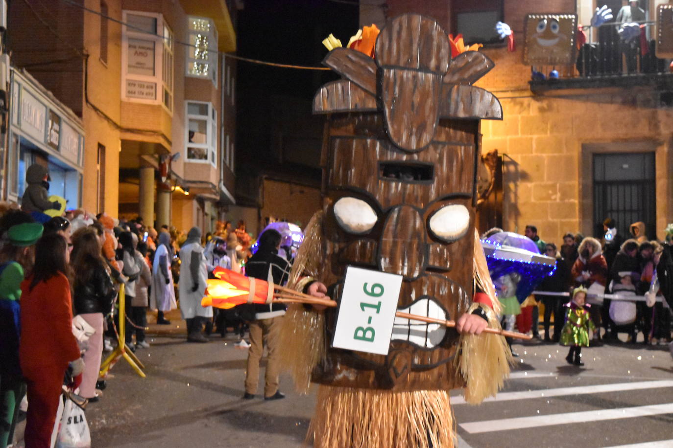 El Carnaval de la Galleta luce en el gran desfile