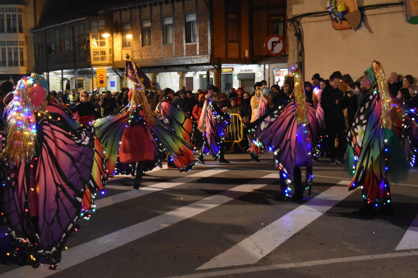 El Carnaval de la Galleta luce en el gran desfile