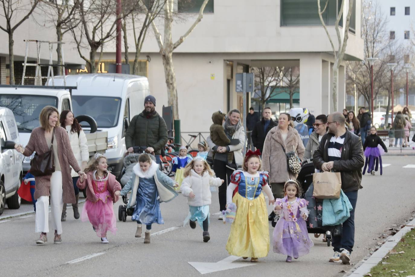 El carnaval toma Villa del Prado con un desfile de disfraces