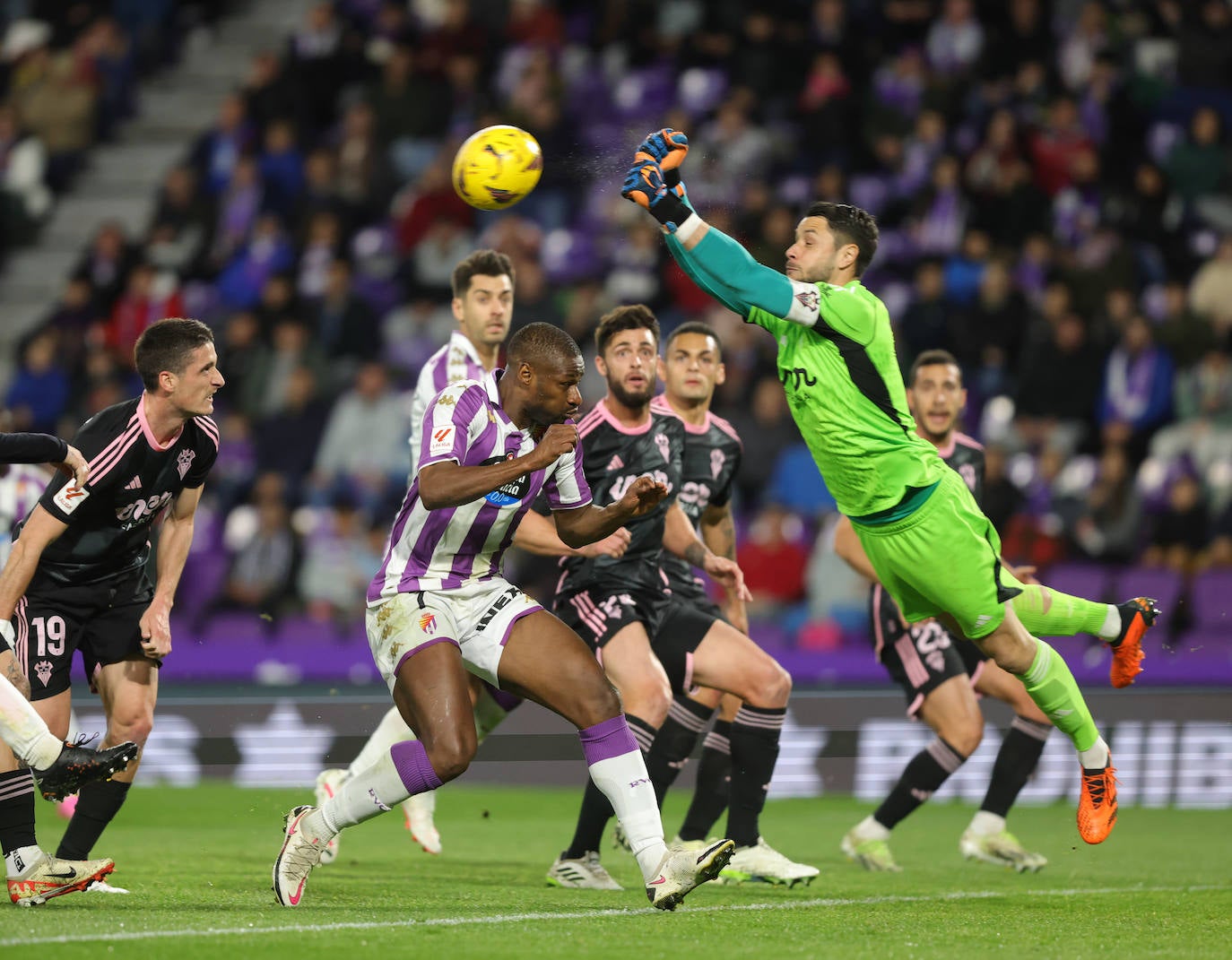 Las imágenes del partido entre el Real Valladolid y el Albacete