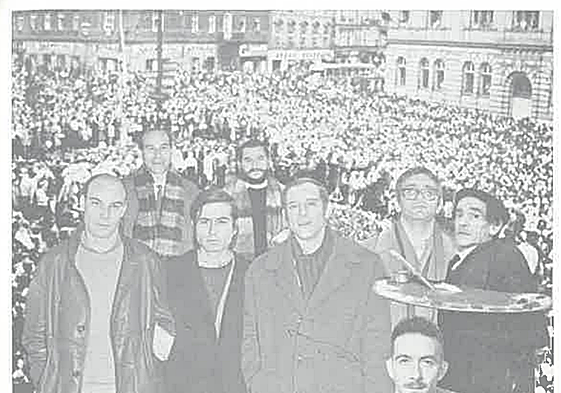 De izquierda a derecha Gaona, Pajarero, Vidal, Cuadrado, Criado, Santiago, Mier, y abajo, Sabadell.