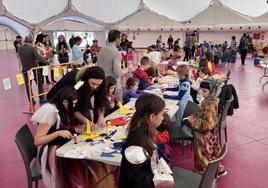 Taller de carnaval en la Cúpula del Milenio.