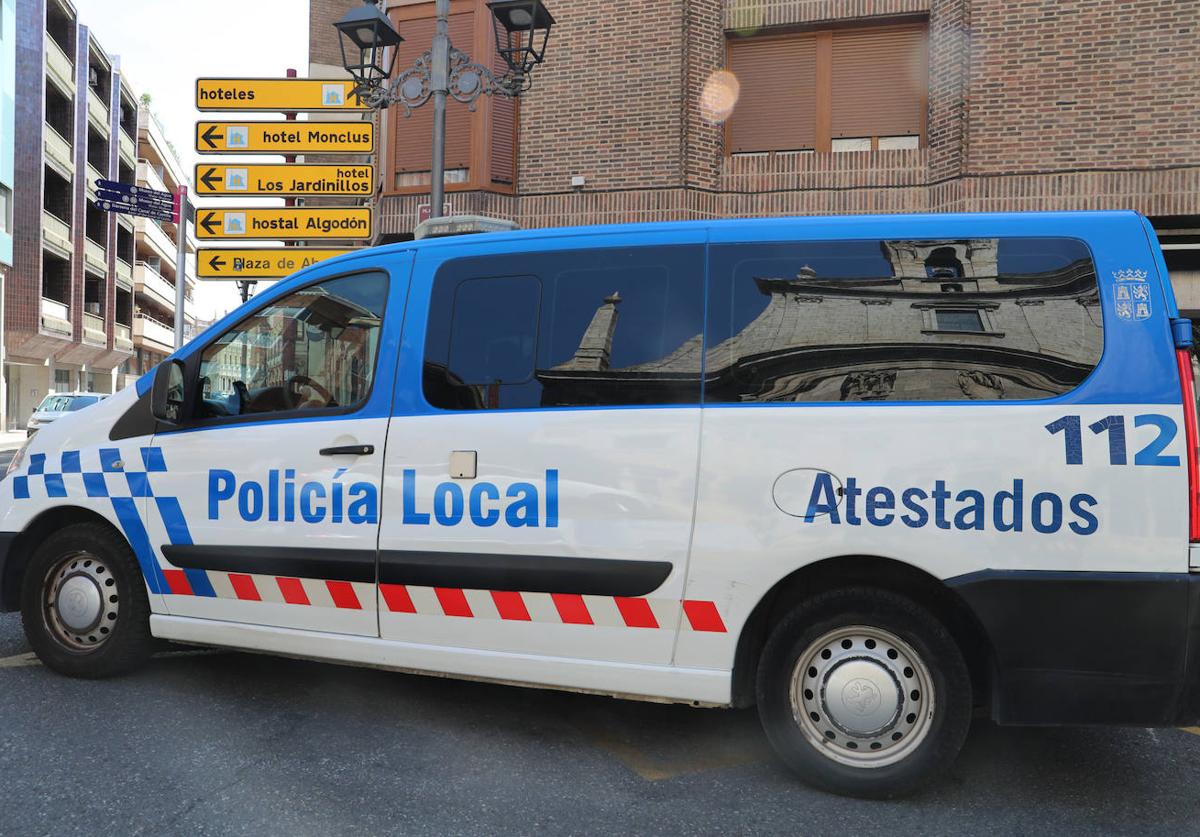 Colisiona en la avenida de Santander y duplica la tasa de alcohol permitida