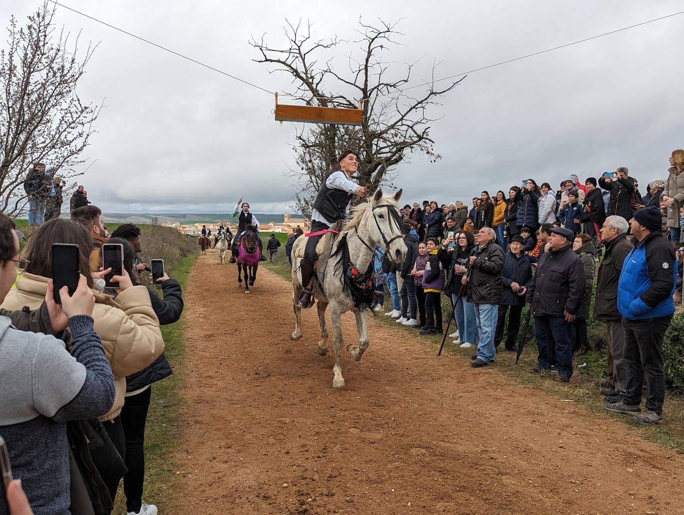 Carrera de cintas en Torrelobatón