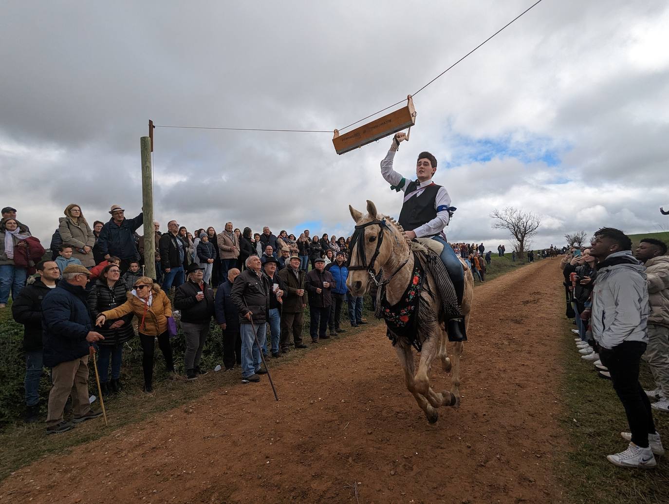 Carrera de cintas en Torrelobatón