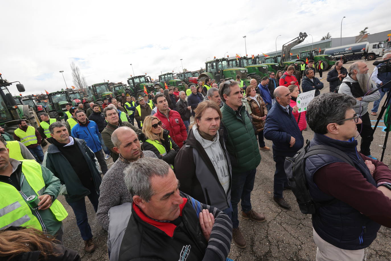 Los tractores parten hacia el centro de la capital palentina