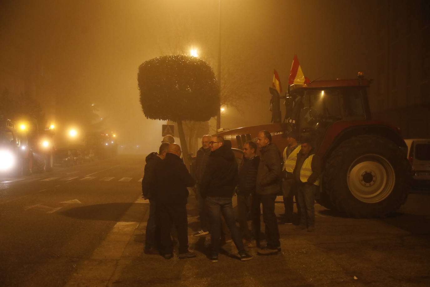 El recorrido de los tractores desde Peñafiel hasta Valladolid