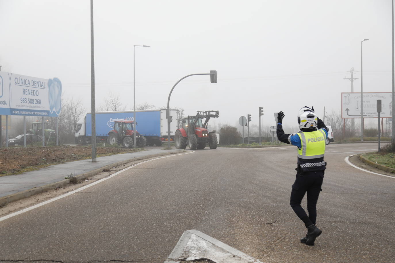 El recorrido de los tractores desde Peñafiel hasta Valladolid