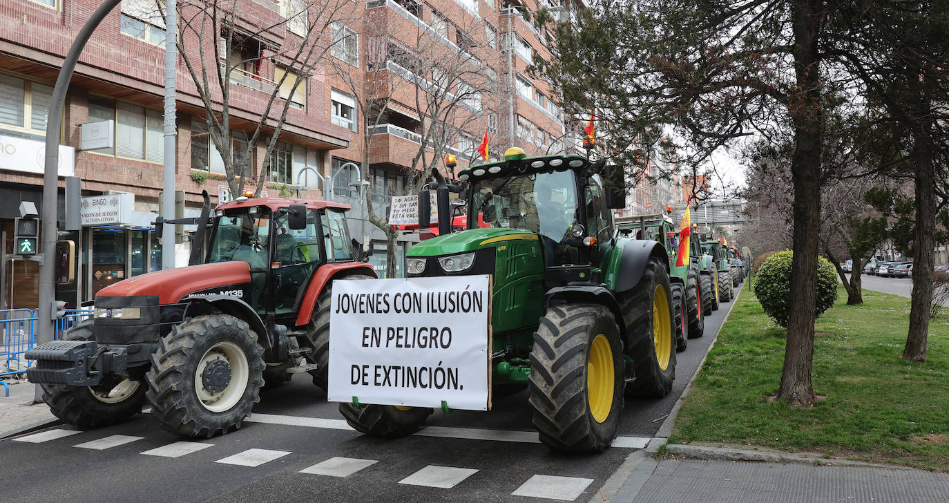 El centro de la ciudad de Palencia, tomado por los tractores