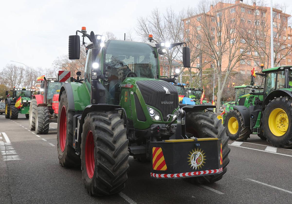 El centro de la ciudad de Palencia, tomado por los tractores