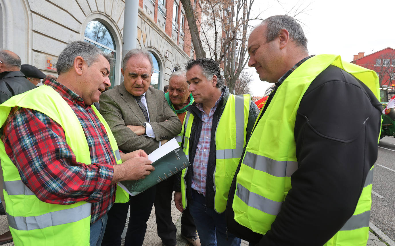 El centro de la ciudad de Palencia, tomado por los tractores