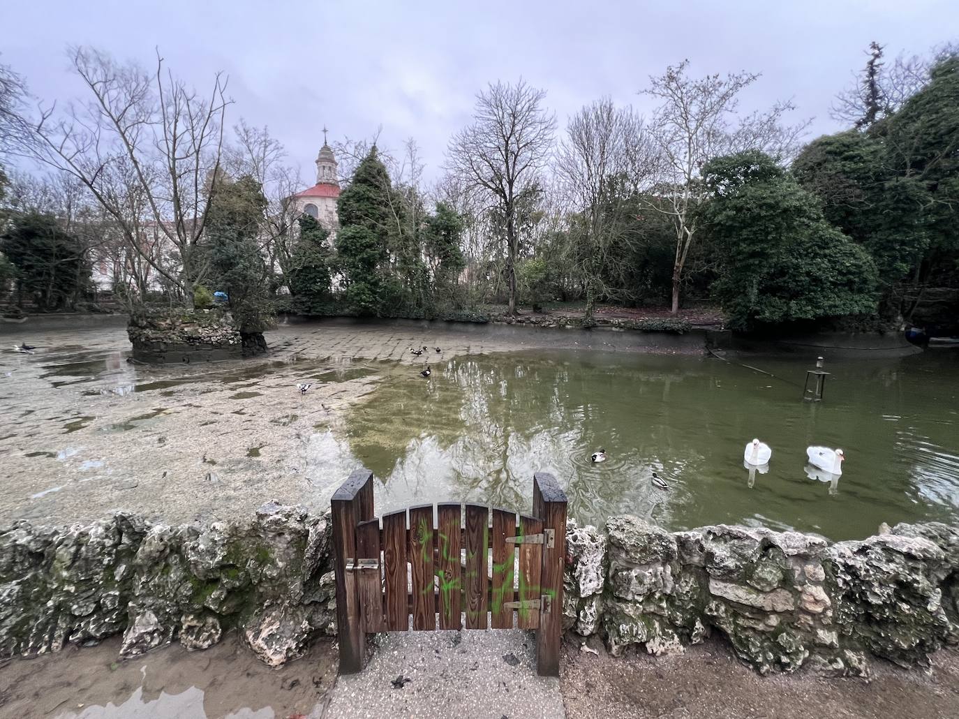 El vaciado del estanque de Campo Grande, en imágenes