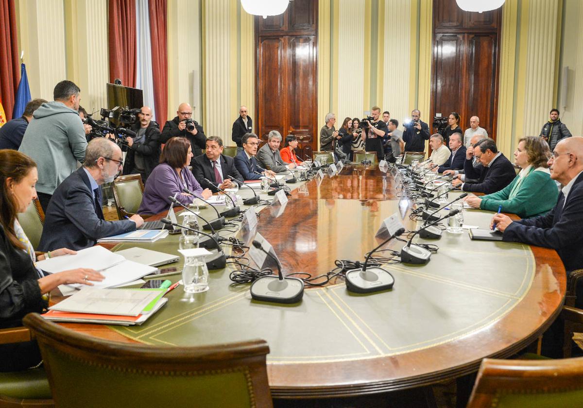 Un momento de la reunión entre el Ministerio y las organizaciones agrarias.