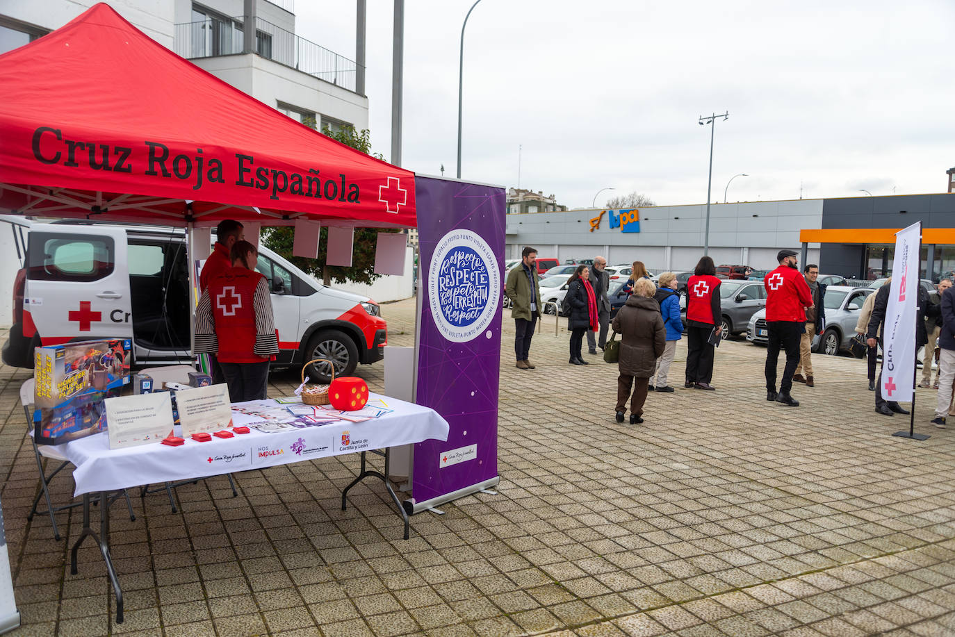 Cruz Roja muestra su trabajo y sus instalaciones a los palentinos