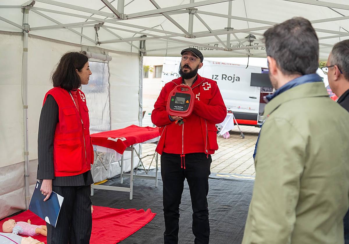 Cruz Roja muestra su trabajo y sus instalaciones a los palentinos