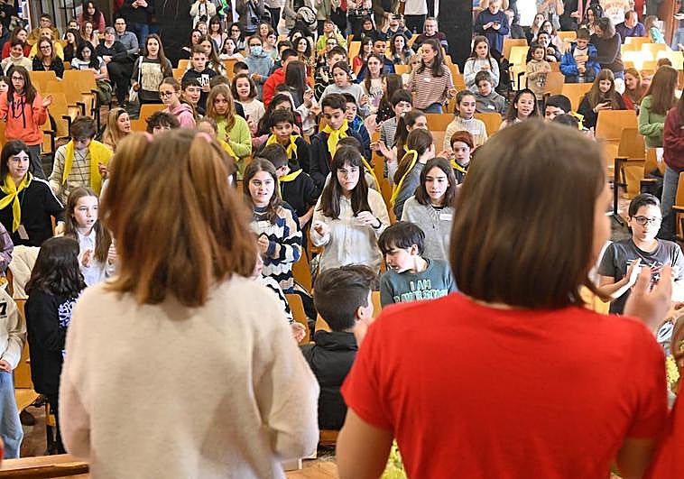Los alumnos de Religión Católica participaron en varios juegos antes de hacer la prueba escrita