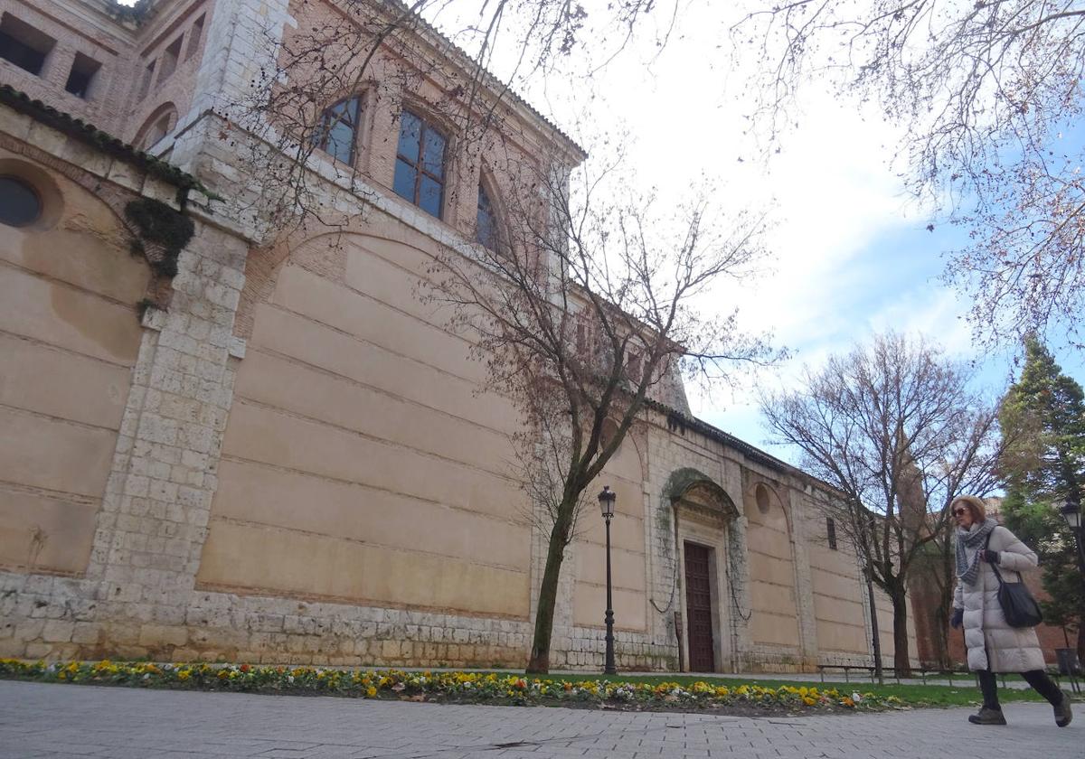 Fachada principal (ala oeste) del Monasterio de las Huelgas Reales.