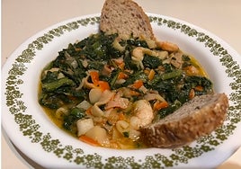 Acelgas con gambas y palitos de cangrejo