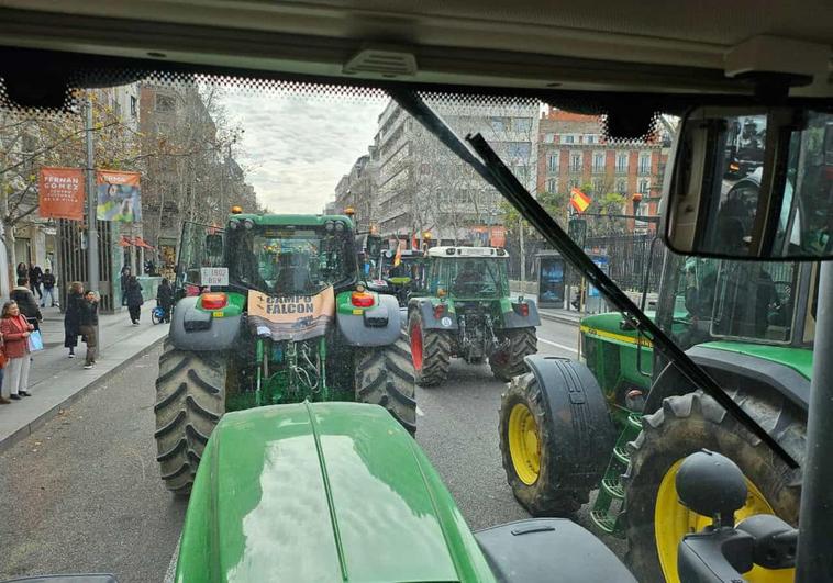 Tractores de la región en el centro de Madrid.