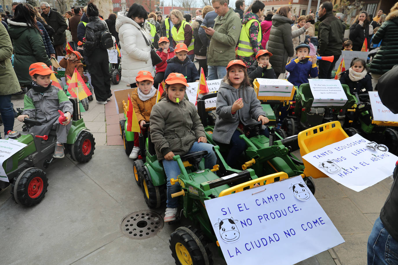 Los niños de Palencia defienden la agricultura y la ganadería