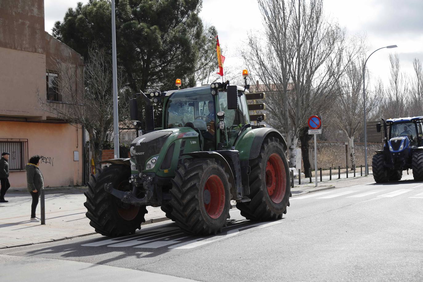 Así ha sido la llegada de los tractoristas a Peñafiel tras las protestas en Madrid