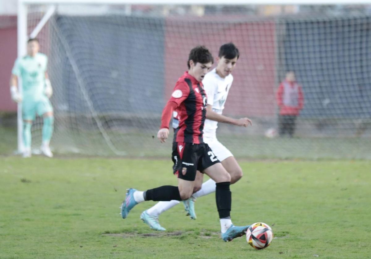 El Laguna cae goleado en Almazán ante un rival directo
