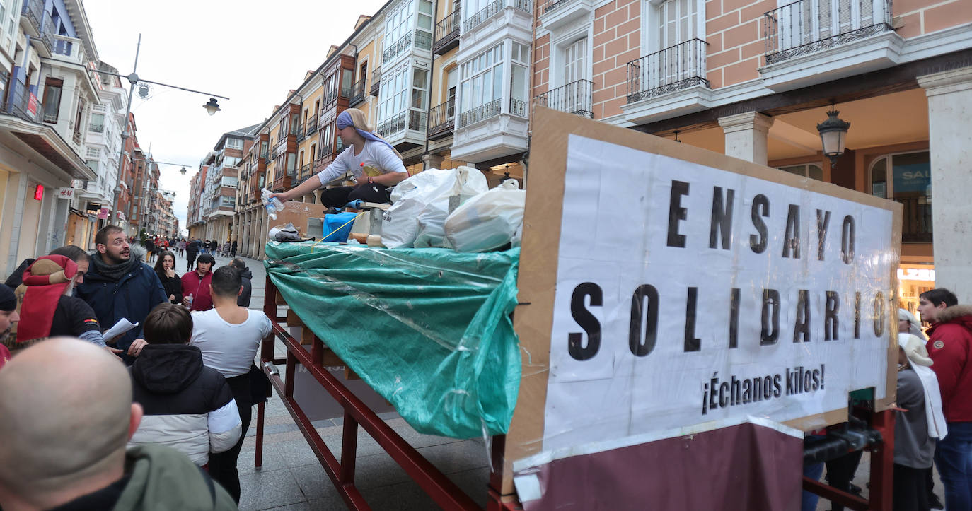 La Semana Santa se ensaya en Palencia con solidaridad