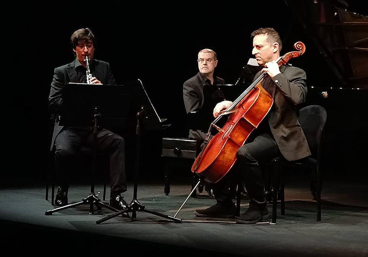 Desde la izquierda, Luis Fernández Castelló, David y Carlos Apellániz.