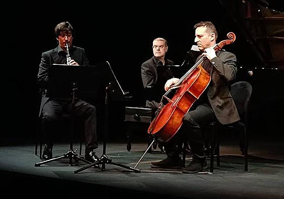 Desde la izquierda, Luis Fernández Castelló, David y Carlos Apellániz.
