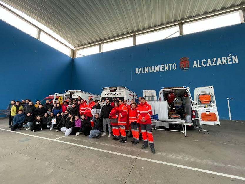 Alumnos del IES Julián Marías desarrollan un simulacro de evacuación por la explosión y derrumbe de un hospital