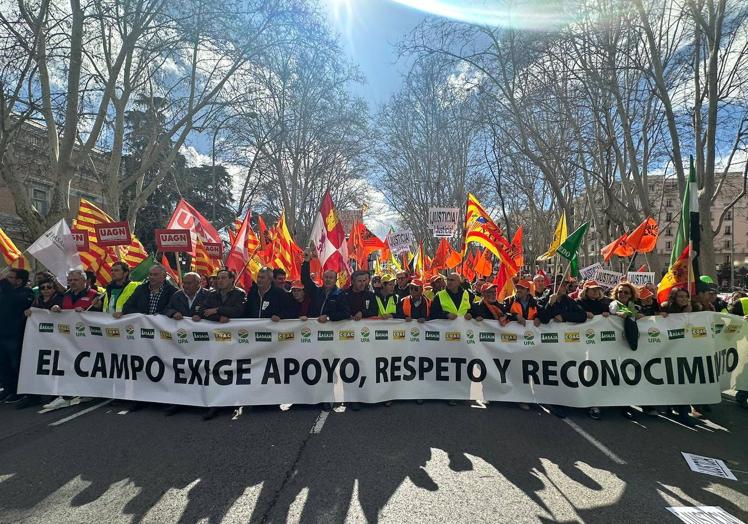 Pancarta que encabeza la manifestación.