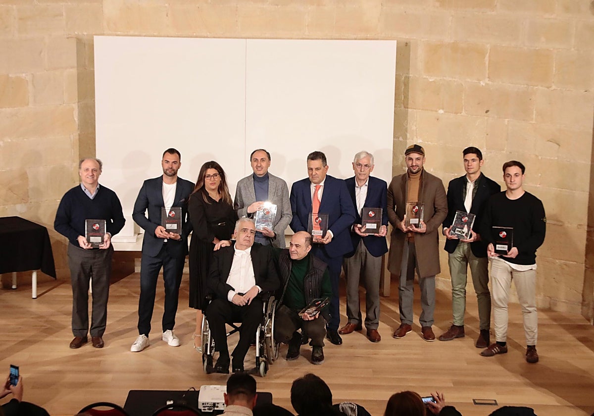 Foto de los galardonados con IX Premios Academia de Gastronomía de Castilla y León