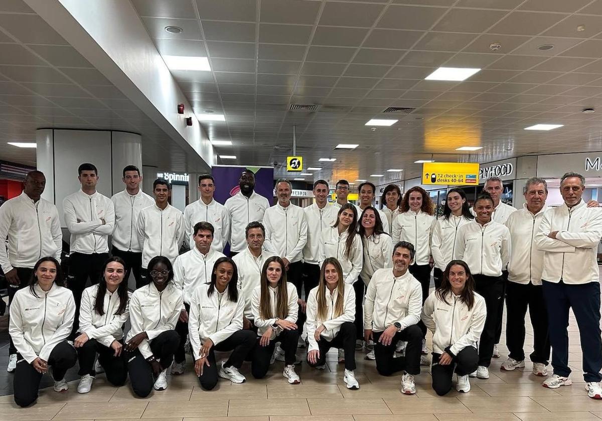 El equipo español en el aeropuerto camino a Glasgow.