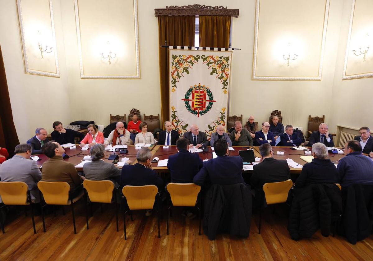 Mesa del soterramiento reunida en el Ayuntamiento de Valladolid.