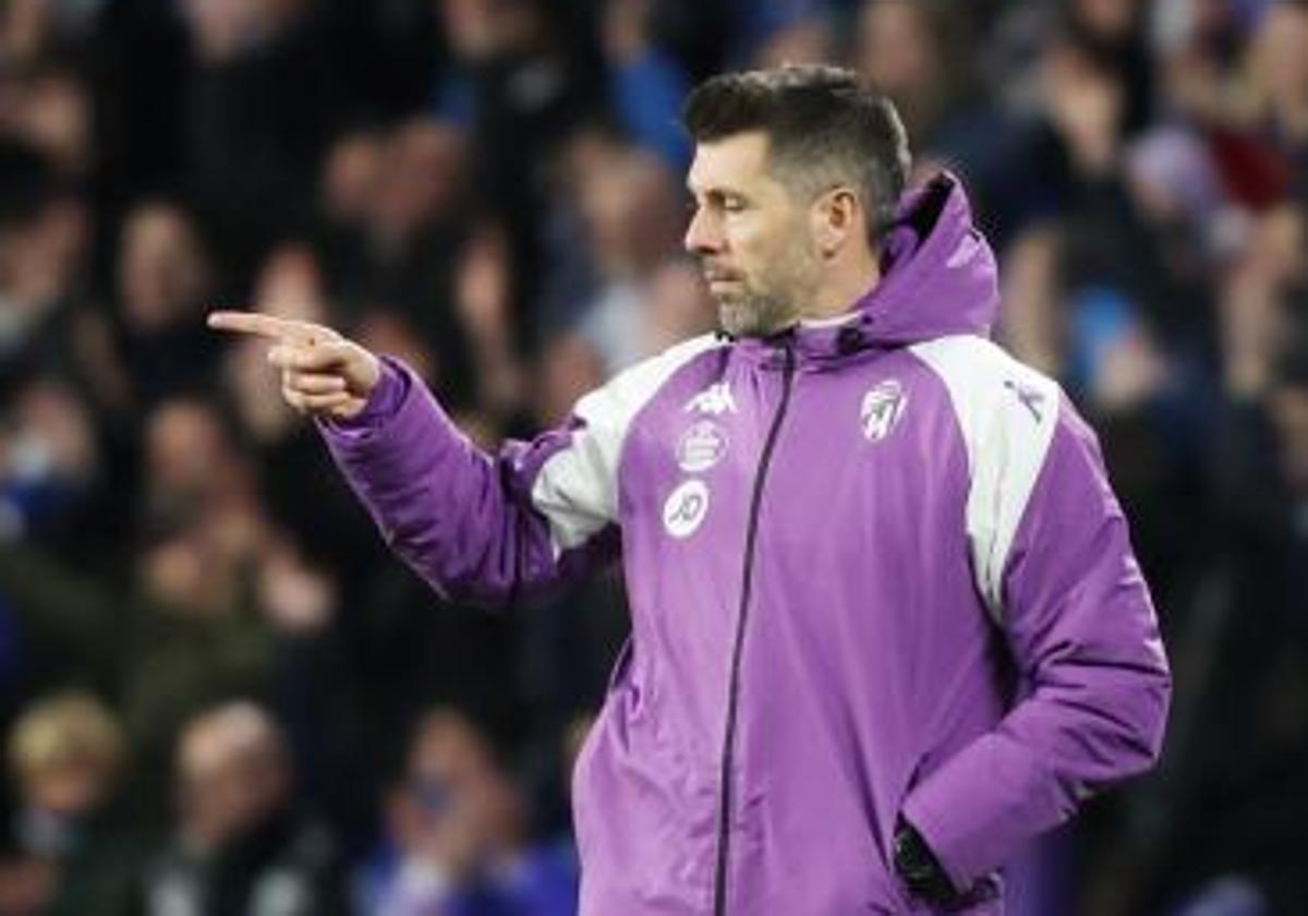 Paulo Pezzolano, durante el último partido del Real Valladolid.