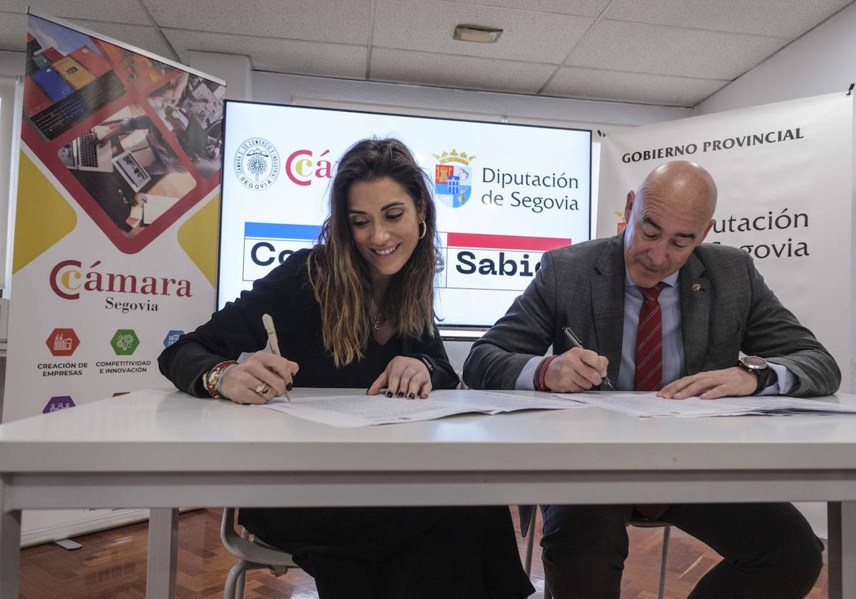 Firma del convenio para la creación del Consejo de Sabios.