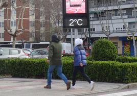 El termómetro marca dos grados a primera hora de la mañana en Zorrilla.