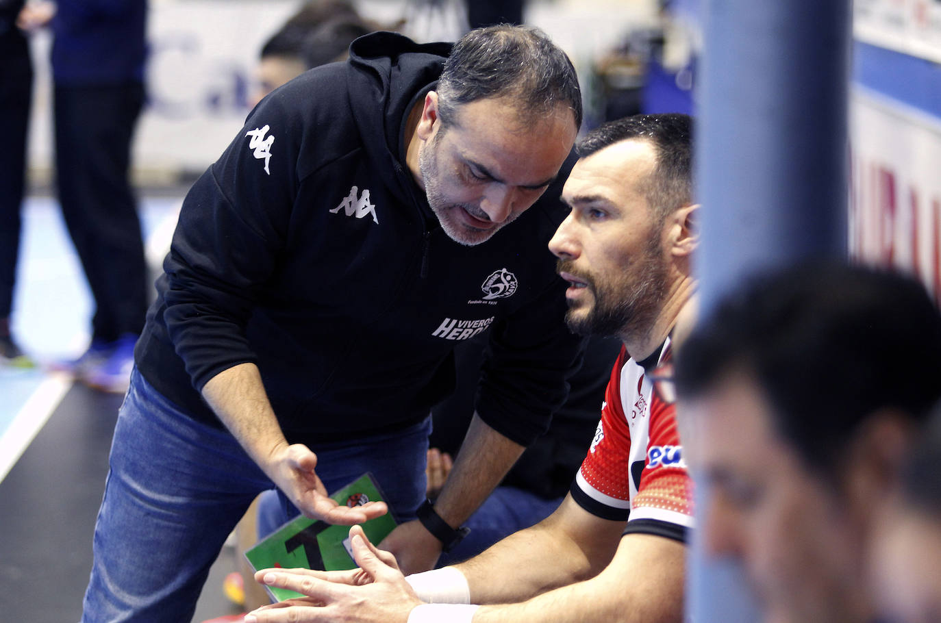 El debut de Gedeón Guardiola y la victoria del Nava, en imágenes