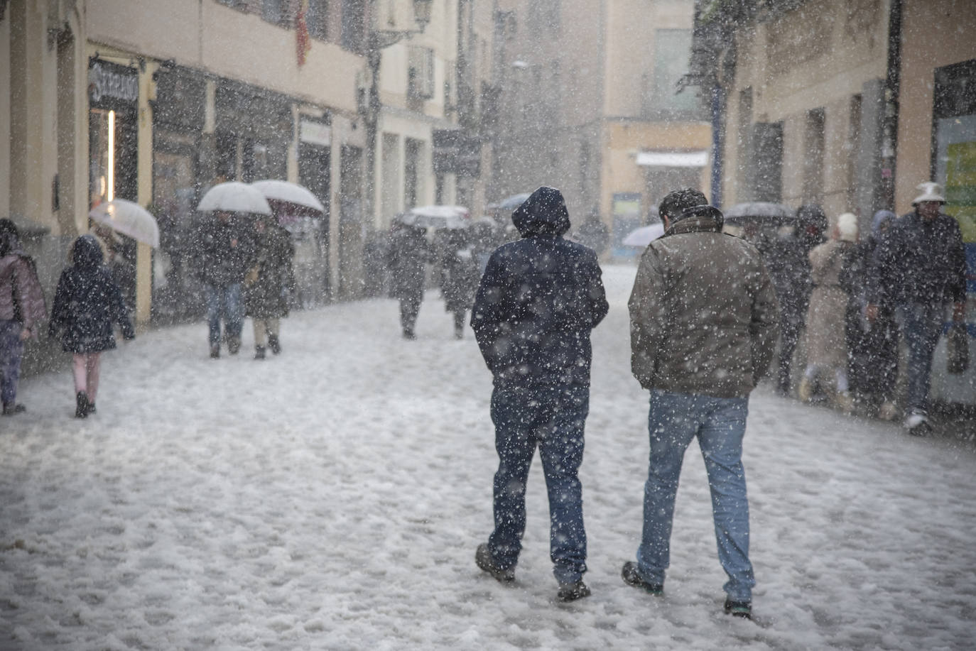 La nevada en Segovia capital, en imágenes