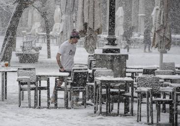 La nieve pierde intensidad en Segovia y deja paso al hielo