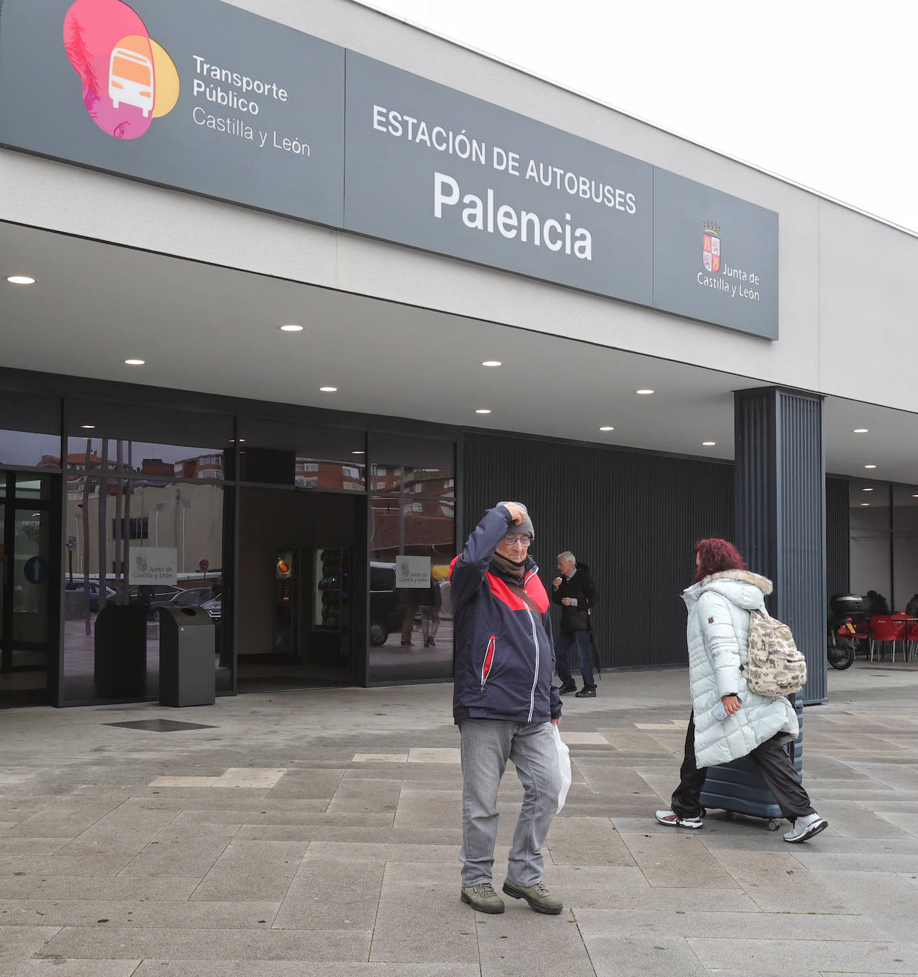 Mañueco inaugura la nueva estación de autobuses de Palencia