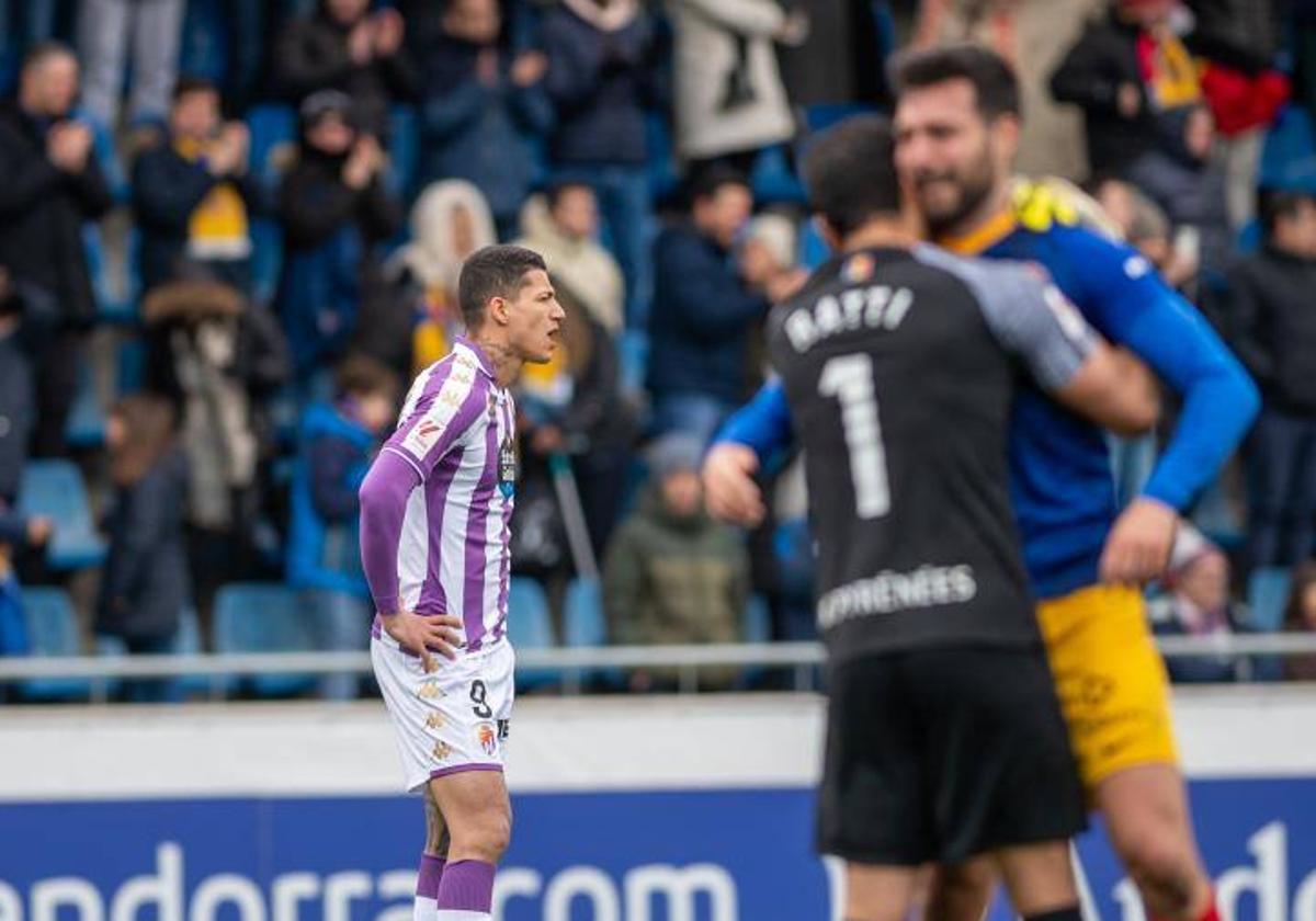 Los jugadores del Andorra celebrando la victoria ante el Real Valladolid.