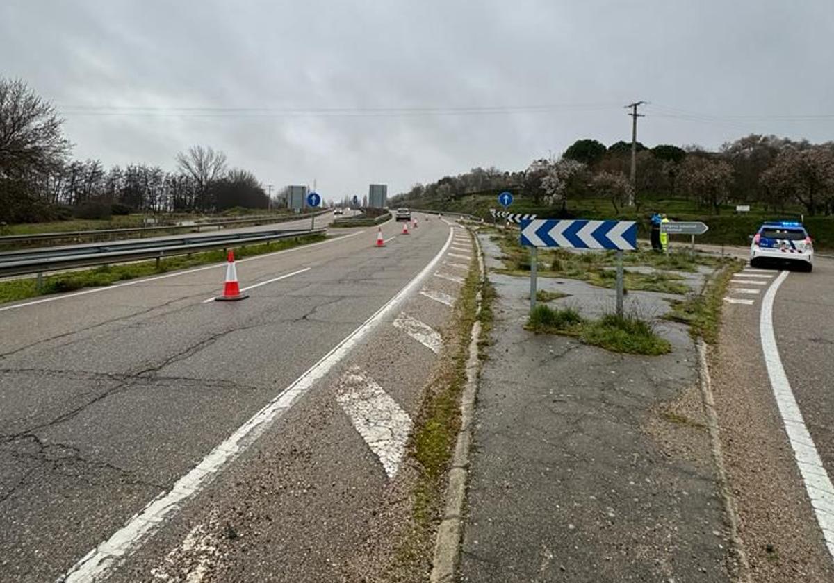 Trabajos en la calzada en la prolongación de la avenida de Burgos.