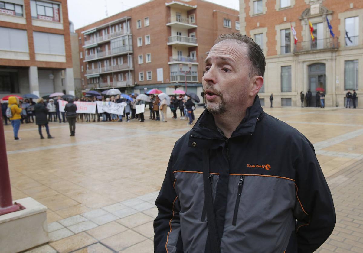 Palencia: El exmarido de la condenada por sustracción del hijo en común se  inscribe como mujer | El Norte de Castilla