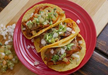 Tacos o fajitas de pollo con verdura