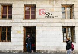 Imagen de archivo de una oficina del Ecyl en Valladolid.