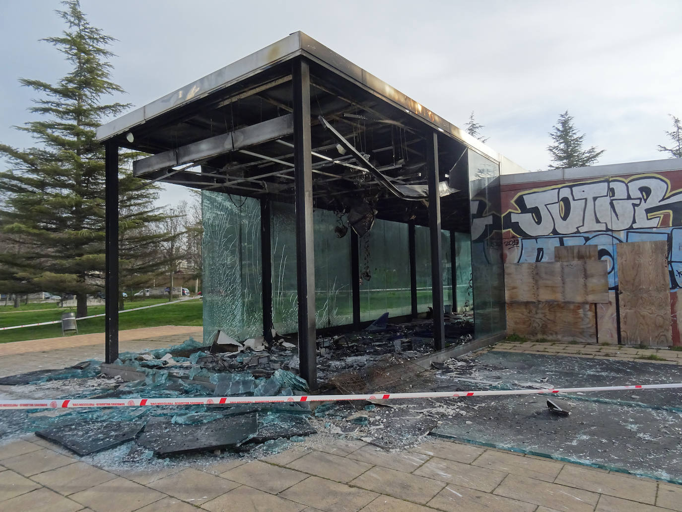 Las imágenes del bar de Las Norias después del incendio