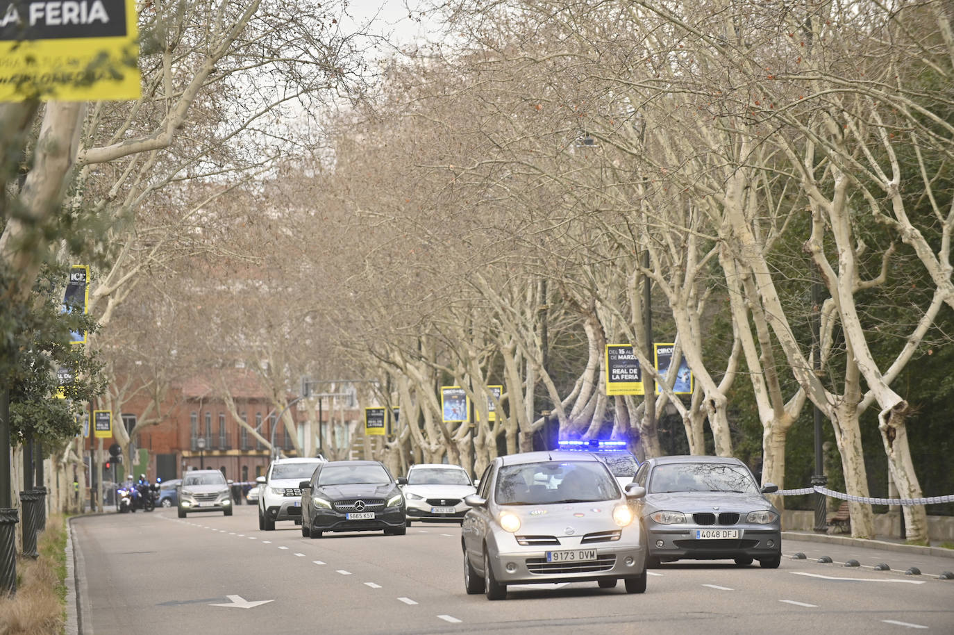 El ambiente en el entorno de la Plaza Zorrilla durante la visita del Rey Felipe VI