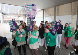 Protesta de las enfermeras celebrada por Satse en el Hospital Río Carrión.